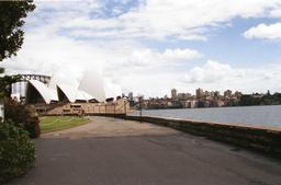 Erster Blick auf das Opernhaus von Sydney