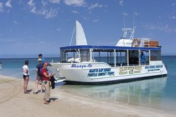 Coral Bay - Glasbodenboot